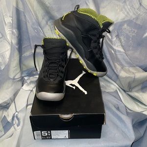 Jordan 10 Retro Venom 2014 size 5.5Y 100% Authentic